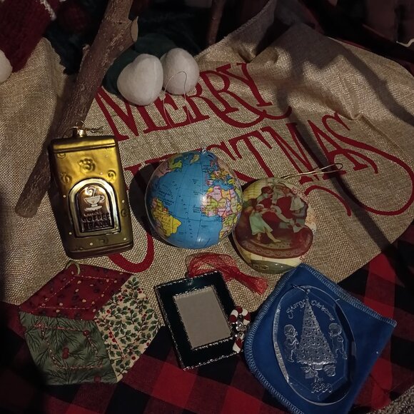 Christmas Ornaments Set of 6 Bundle EUC - Picture 9 of 9